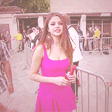 Selena Gomez gif photo: SELENA GOMEZ GIF img1520419267.gif