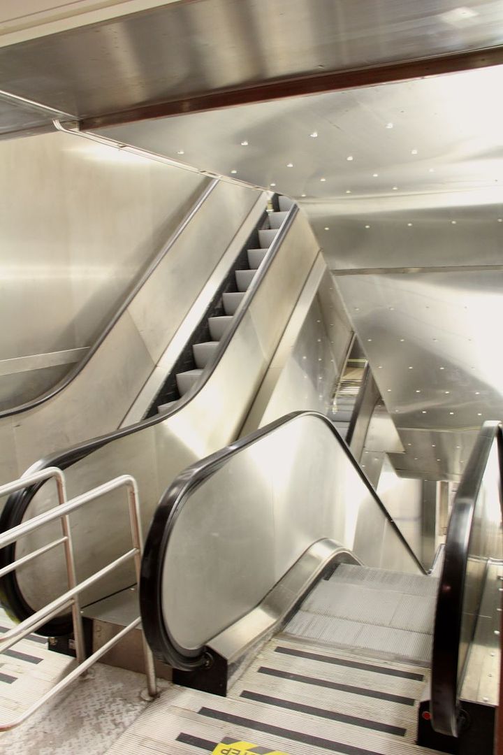 escalatorsdining_zps1f9acfe8.jpg