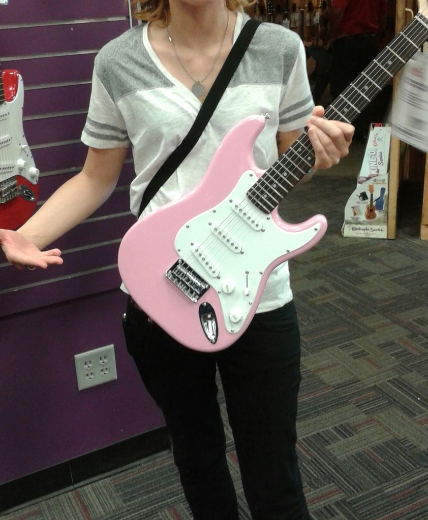 Little%20Pink%20Guitar_zps4bnfpcci.jpg